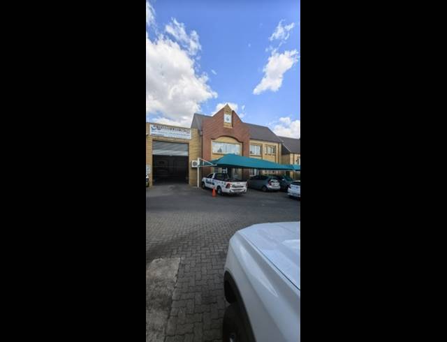 478M² WAREHOUSE TO LET IN SUNNYROCK